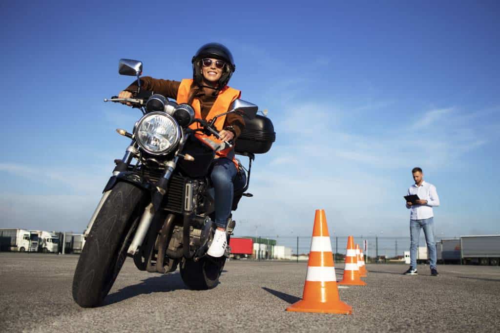 code de la route auto et moto différences