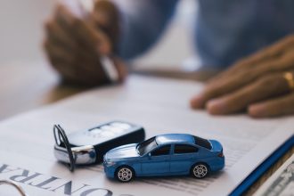 Assurance auto : pourquoi il est essentiel de comparer les devis en ligne avant de choisir ?